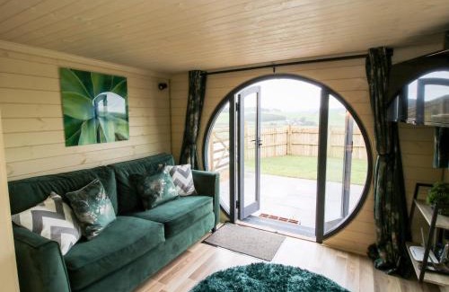 Kingswood House | Callow Pod