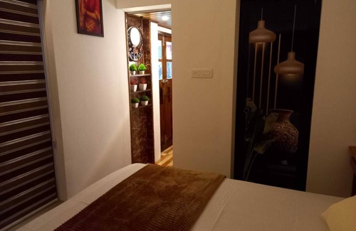 Kuzhuppilly Resort | Calm and Pleasant 2-bedroom resort with AC and wifi in Cherai beach