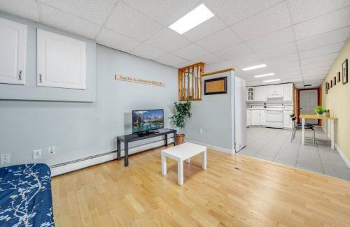 Cambridge House | Cambridge 2BR 2BH Basement Apt With Parking