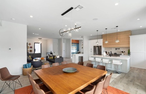 Arcadia Lite Villa | Camelback Views! Pool, Bikes & More, Sleeps 18