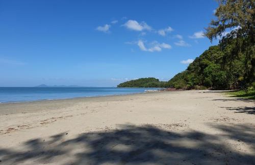 Palian Resort | Cameron Island Resort