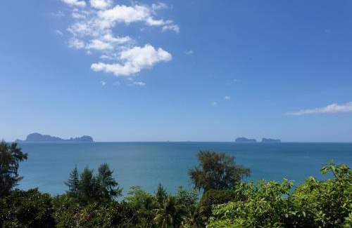 Palian Resort | Cameron Island Resort