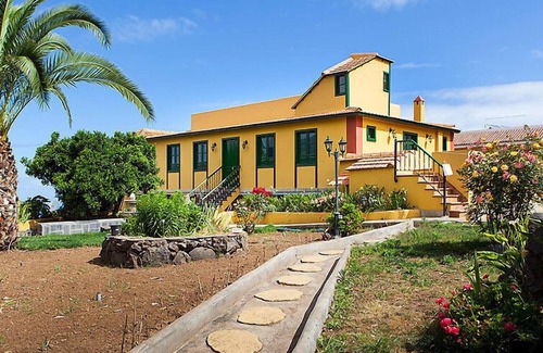 Montijos House | Camino La Candelaria by Interhome