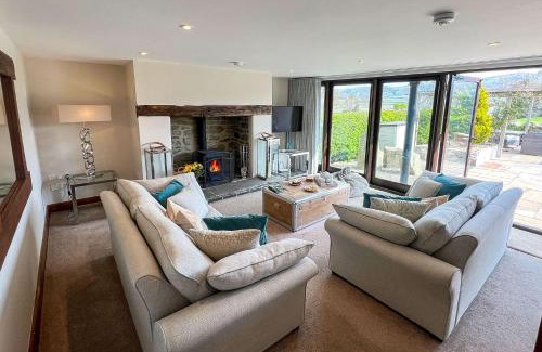 Montgomery House | Camlad Barn