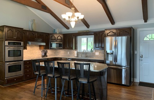 Belmont House | Camm's Lakeside Retreat (Close to Charlotte), Family-Friendly, Boat Available