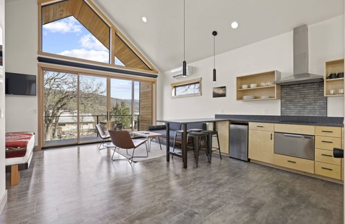 Mosier Cabin | CAMP RANDONNEE CABIN 4