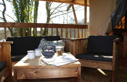 Saint-Constant-Fournoules House | Camping 3 étoiles - Piscine - eec0ce