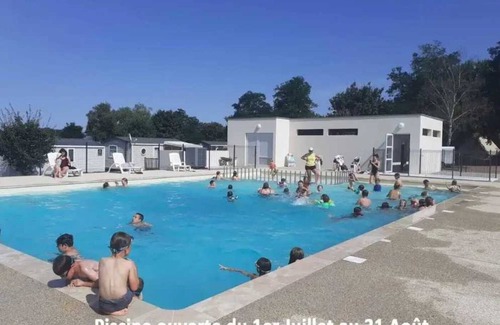 Argenton-Chateau House | Camping 3 étoiles - Piscine - ccbahhi