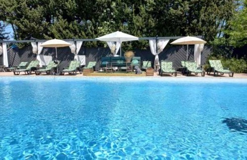 Paluds de Noves Ski Chalet | Camping 4 étoiles - Piscine - eehfaa