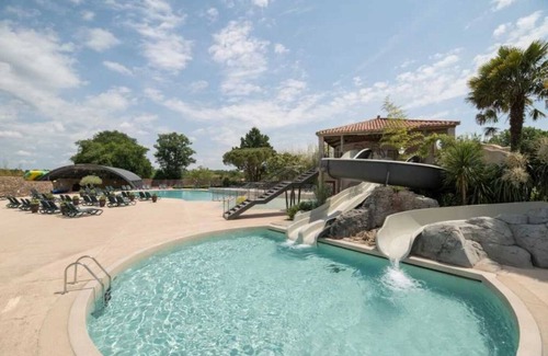 Saint-Julien-des-Landes House | Camping 5 étoiles - Piscine - ccbbdii
