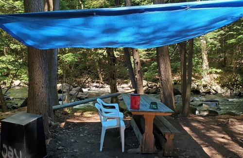 Crown Point RV Rental | Camping Classic ADK style Creekside