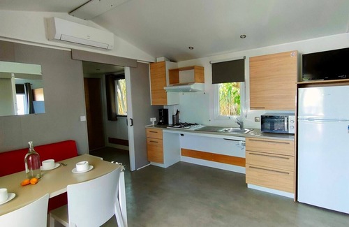 Saint-Mitre-les-Remparts RV Rental | Camping Felix de la Bastide