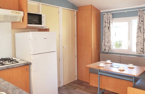 Saint-Mitre-les-Remparts RV Rental | Camping Felix de la Bastide