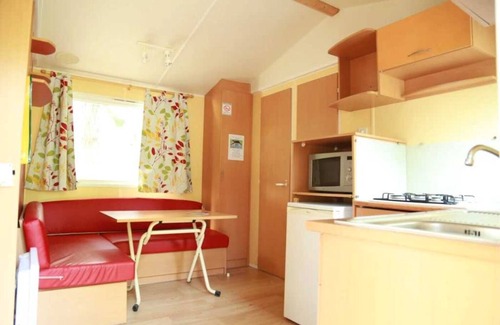 Villeneuve-les-Beziers House | Camping 4 étoiles - Piscine - ccaffbg