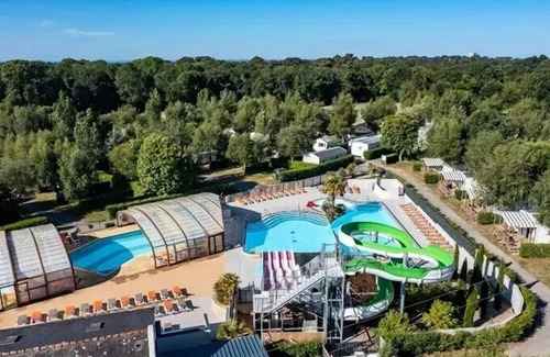 La Trinite-sur-Mer House | Camping Romanée Le Kervilor* - Comfort mobile home 3 rooms 4 people