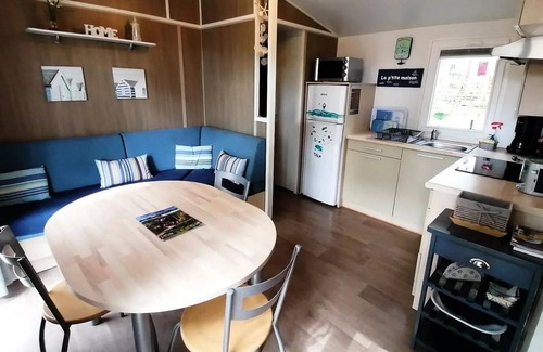 Castelnau-de-Guers House | Campsite Residential La Pinède * - Tribord COMFORT -3 bedrooms 32m2- *Clim, terrace, TV* 6 persons