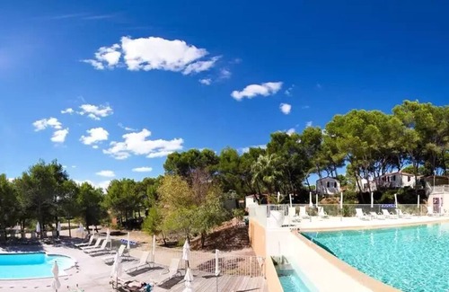 Castelnau-de-Guers House | Campsite Residential La Pinède * - Tribord COMFORT -3 bedrooms 32m2- *Clim, terrace, TV* 6 persons