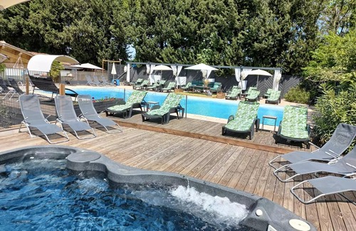 Paluds de Noves Ski Chalet | Campsite Verbela village * - Chalet 35m2 - 2 bedrooms 4 to 6 people - 4 pers. included in the tariff