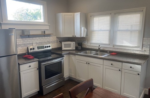 Old North Columbus House | Campus Crest B (Cozy 2 bdrm Near Campus Townhouse)