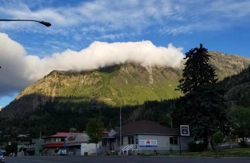 Lillooet Hotel | Canadas Best Value Inn Mile-0-Motel Lillooet