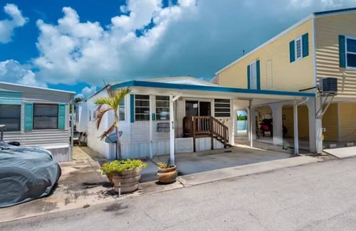Big Coppitt Key House | Canal Front Home Cute and Cozy w/ 32ft boat slip