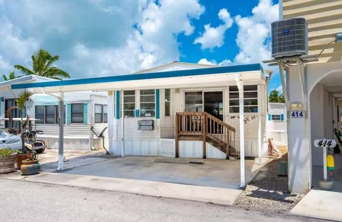 Big Coppitt Key House | Canal Front Home Cute and Cozy w/ 32ft boat slip