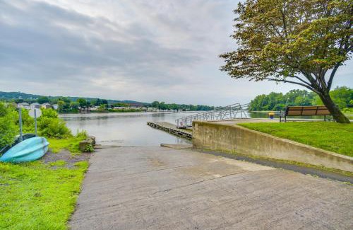 Village of Waterford Apartment | Canal-Front Waterford Apartment on Hudson River