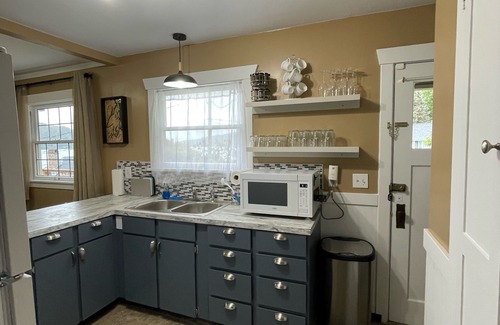 Union House | Canal View Cottage 2BR 1BA, Views of Hood Canal & Olympic Mountains