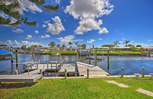 Flor-a-mar House | Canalfront New Port Richey Home with Boat Dock!