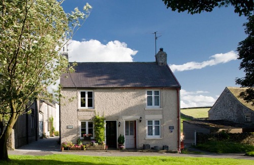 Litton Cottage | Candlelight Cottage, Litton. Superb walks and excellent pub. 5 star GOLD luxury.