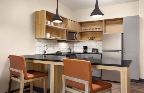 Oakdale Hotel | Candlewood Suites Coralville Iowa City by IHG