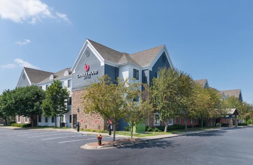 Eagan Hotel | Candlewood Suites Eagan - Mall of America Area by IHG