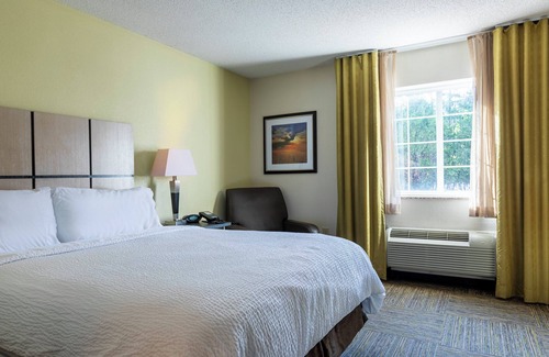 Bermuda Hotel | Candlewood Suites Colonial Heights Fort Lee by IHG