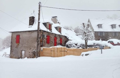 Saint-Projet-de-Salers House | Cantalien House