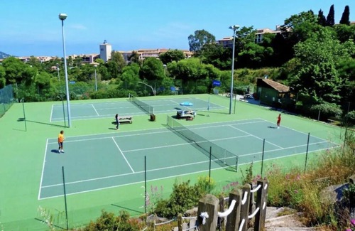 Le Dramont Apartment | CAP Esterel : Magnifique VUE MER 2 PCS Rénové ET Climatisé/5 Pers