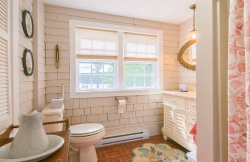 Sagamore Beach House | Cape Cod Canal View AC WiFi Dog Friendly Sleeps 8