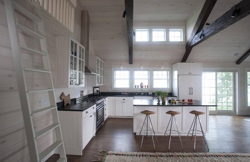 Lake Shore Cottage | Cape Cod Meets Up North in this Gull Lake Retreat