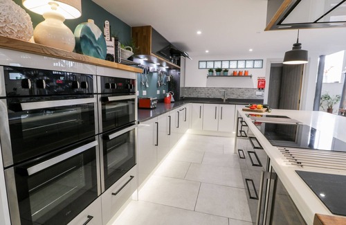 Llanrug Cottage | Capel Mawr, Basement 19