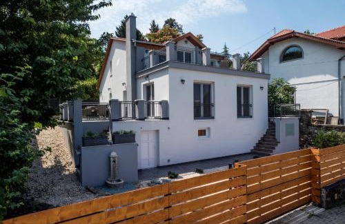 Tihany House | Capre Tihany