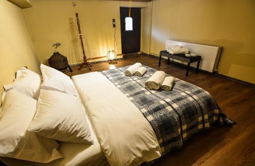 Archaia Feneos Ski Chalet | Capris Rustic Ηouse with Mountain View