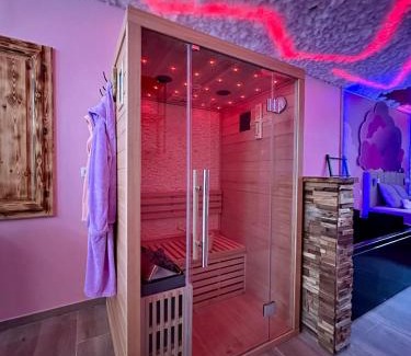 Fontaine-l'Eveque Apartment | Capsule Nuage Jacuzzi Sauna