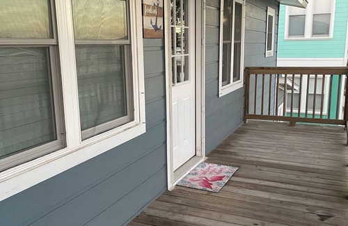 Palm Harbor House | Capt. Dan's Fishing getaway. Canal Front Home with Underwater Fishing Light.