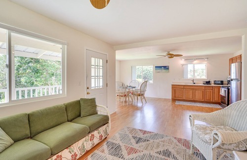 Papa House | Captain Cook Home on Quiet 3 Acres w/Fruit Trees