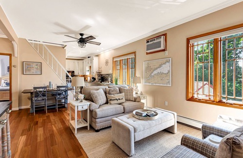 Cold Spring Harbor House | Captain's Cottage - Cold Spring Harbor Water Views