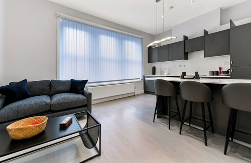 Camberwell Green Apartment | Captivating 2-bedroom Flat in London