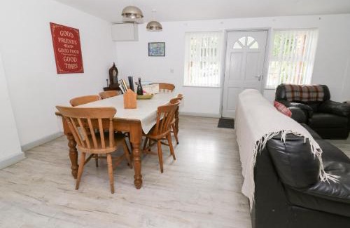 Bethania House | Cariad Cottage