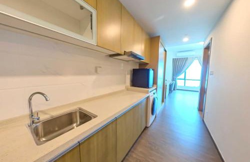 Gelang Patah Apartment | Carnelian Tower Hotel at Forestcity 4110 with WIFI