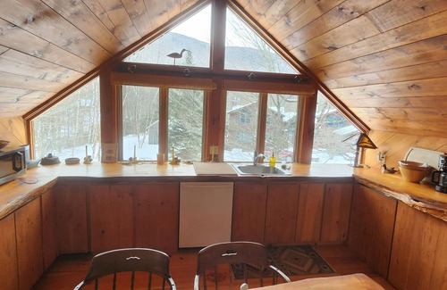 Dorset Apartment | Carriage House Studio Apt- secluded, mountain views, babbling brook, countryside