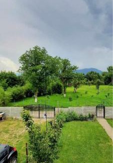 Malaiesti House | Casă de lângă rău