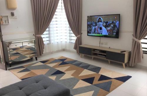 Balok House | CASA ADELIA GUESTHOUSE BALOK PERDANA GEBENG